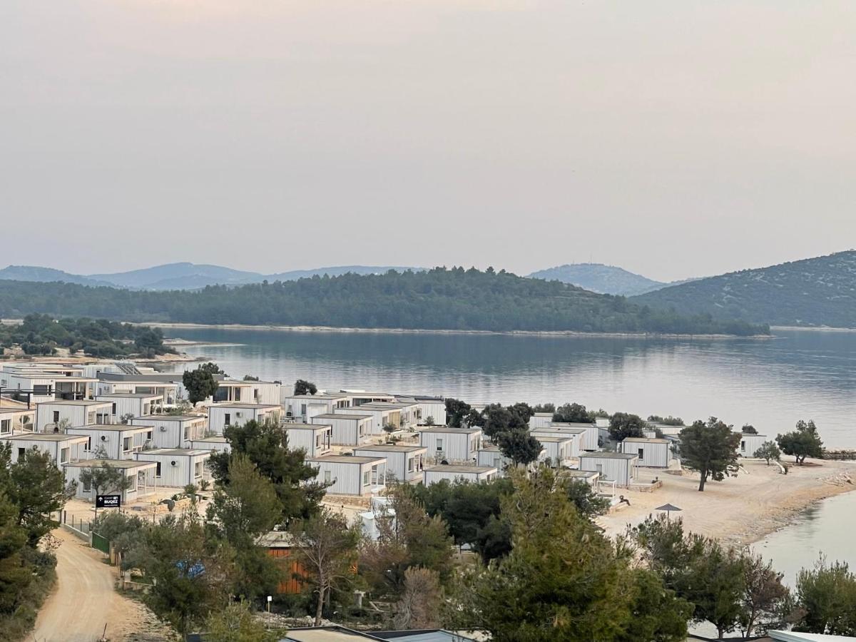 דראגה Buqez Eco Resort - Beachfront 20 & House 42 מראה חיצוני תמונה